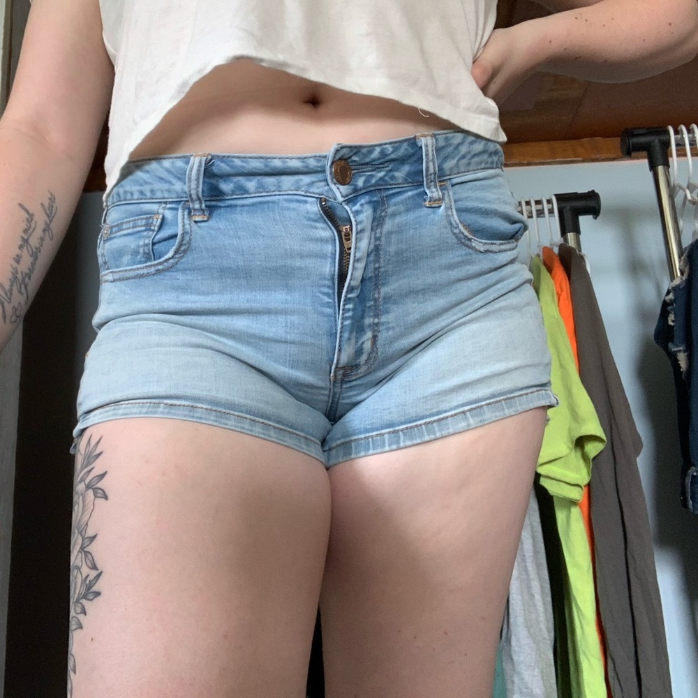Size 10 American eagle shorts